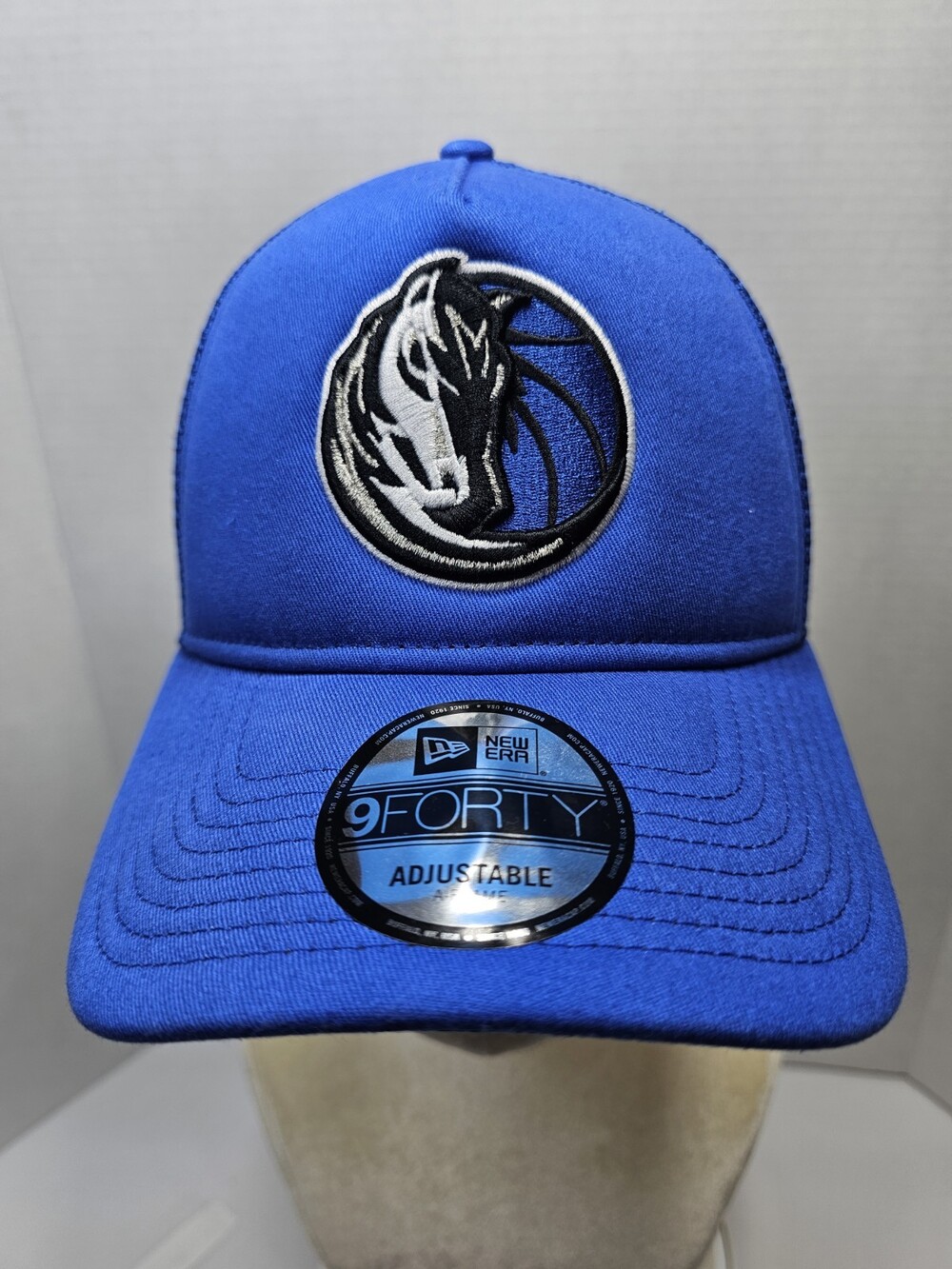 New Era Dallas Mavericks 9FORTY Trucker Hat Royal Blue Adjustable NWT